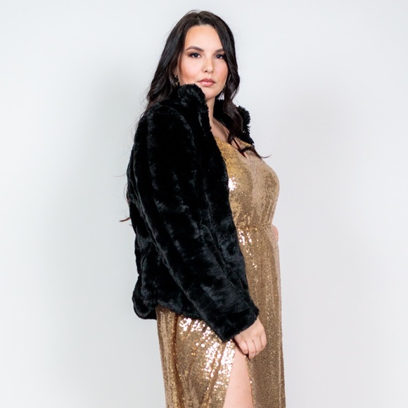 Plus Size ‘Johanna’ Faux Fur Coat - Picture 3 of 6
